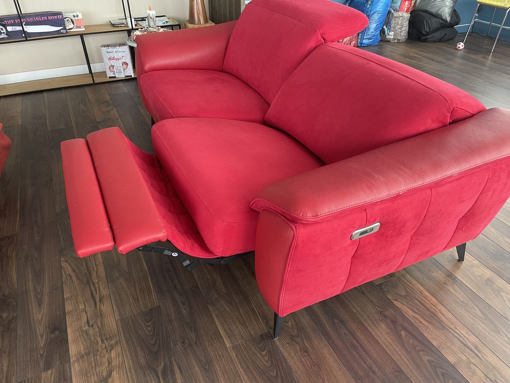 Canap� cuir rouge electrique 1000 Chessy (77)