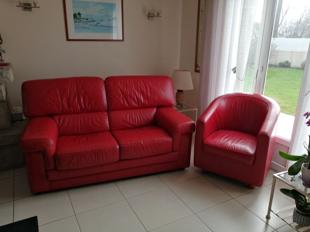 canap� en cuir  rouge et cabriolet 0 Theix (56)