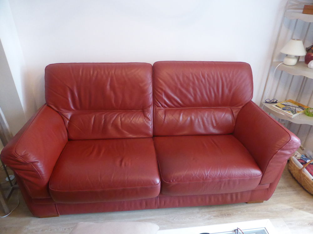 CANAP� CUIR ROUGE 3  PLACES 55 Fresnes (94)