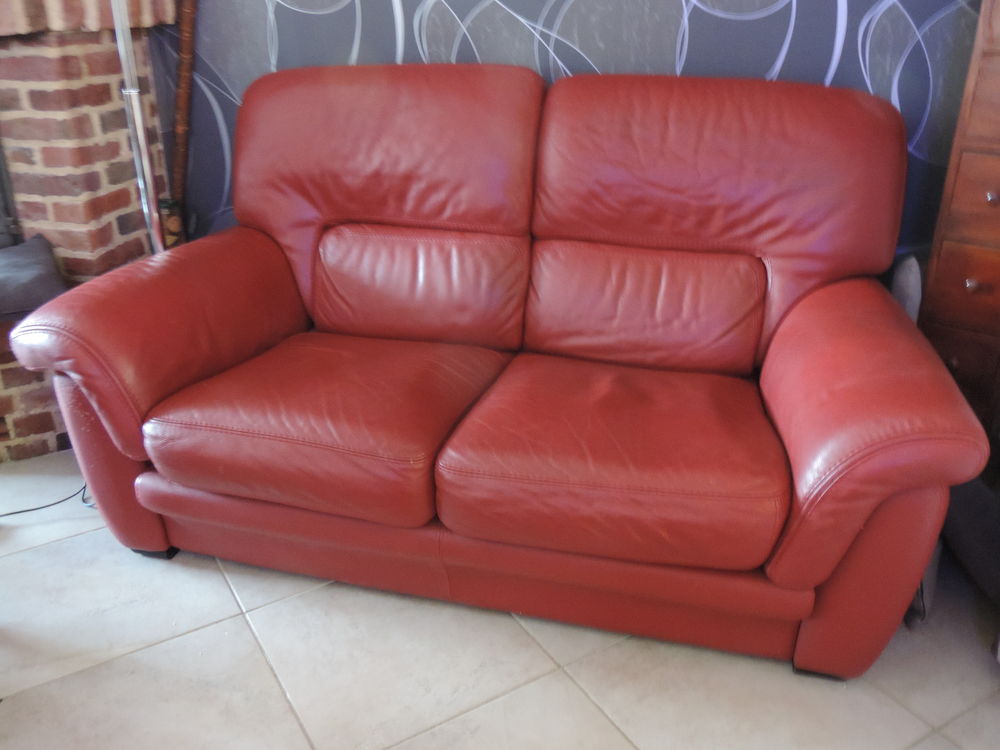 CANAPE CUIR ROUGE 2-3 places 150 Templeuve (59)