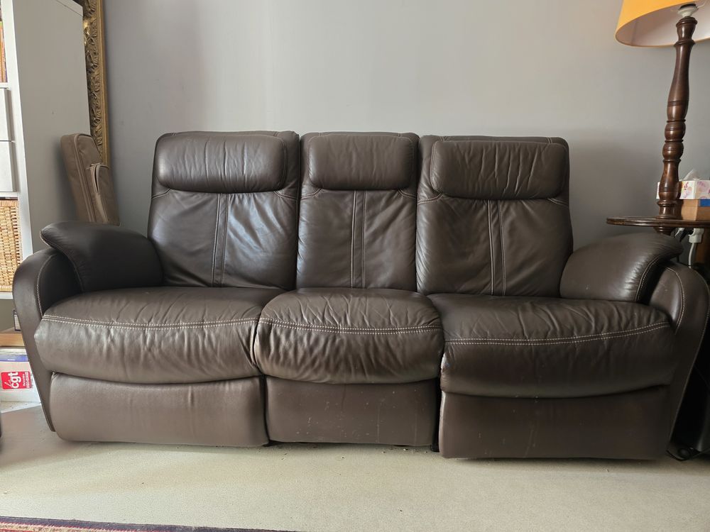 Canap� cuir trois places 200 Gennevilliers (92)