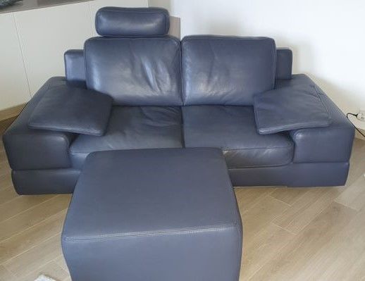 Canap� cuir vachette, gris avec t�ti�re et pouf 550 Rueil-Malmaison (92)