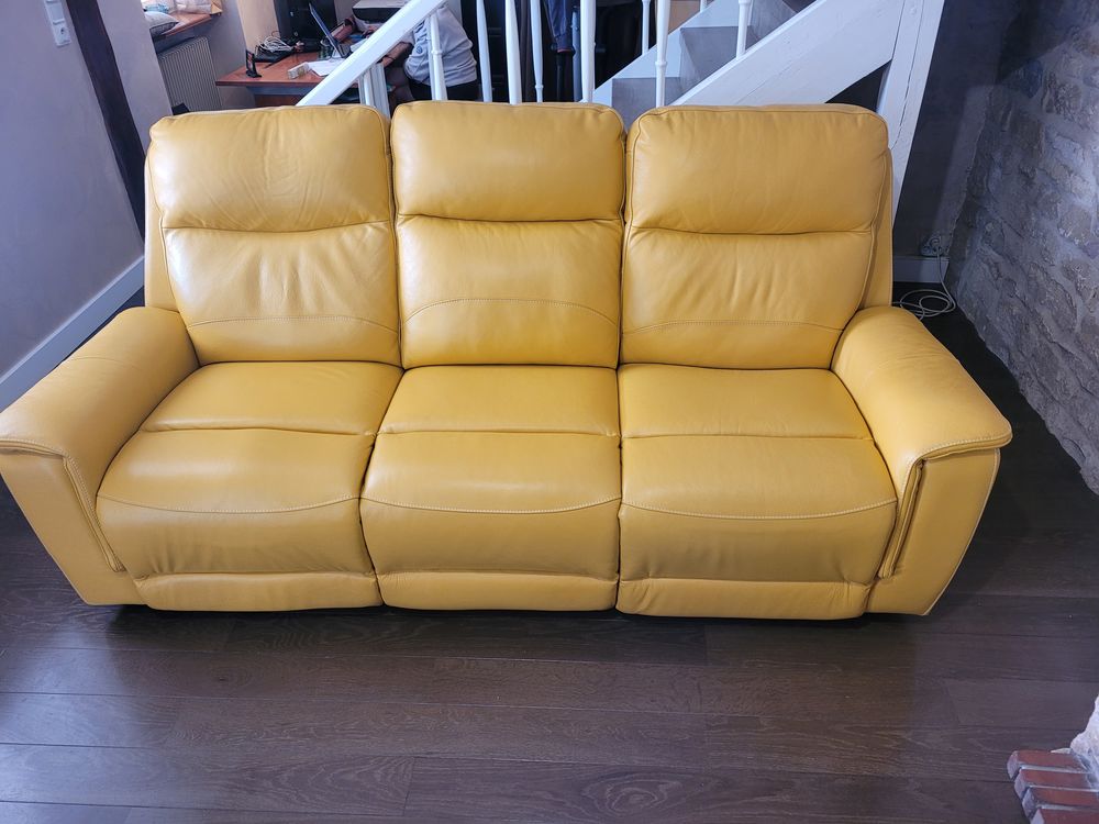 Canap� cuir vachette jaune 3 places 2 relax et 2 fauteuils 5000 Beaune (21)