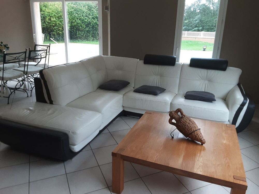 Canap� cuir v�ritable. 490 Saint-Just (01)