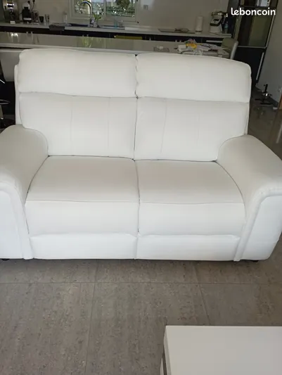 Canap� en cuir 750 Villeneuve (04)