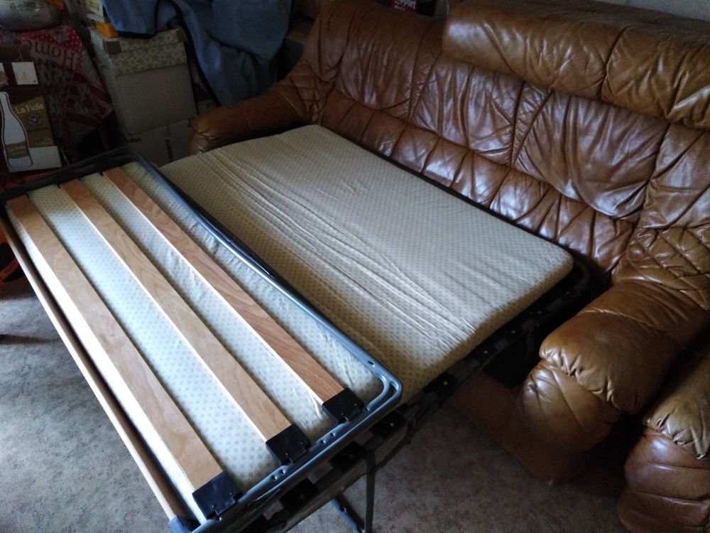 CANAP� LIT EN CUIR 500 Mo�tiers (73)