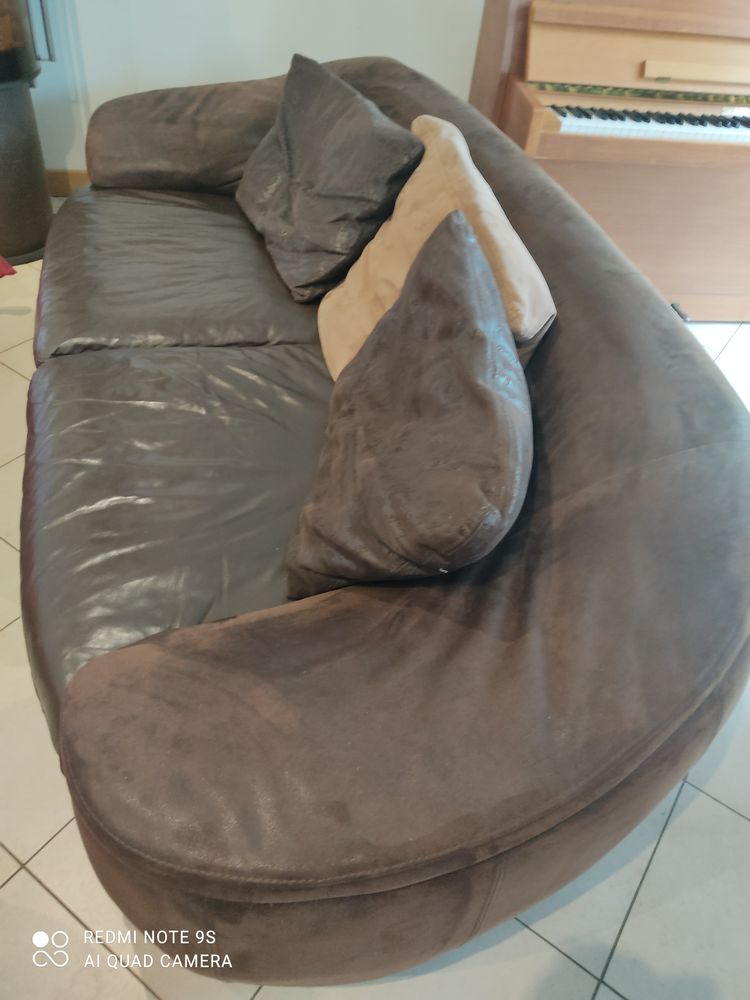 Canap� cuir 420 Magny-les-Hameaux (78)