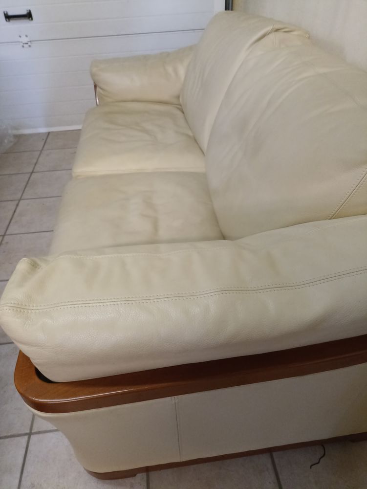 (CANAPE cuir 250 Le Havre (76)