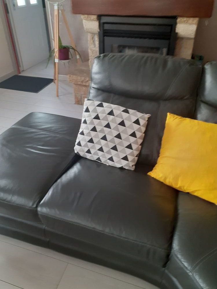 canap� cuir 300 Bourg-l'�v�que (49)
