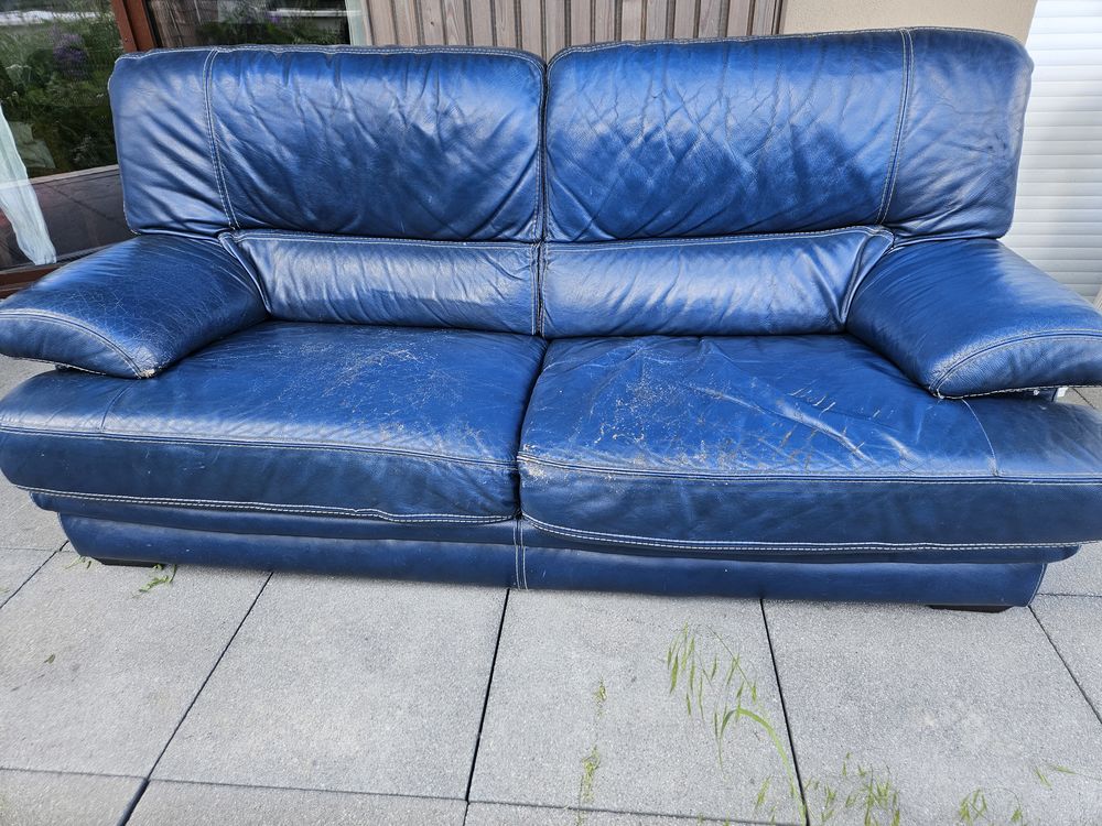 je canap� en cuire bleu confortable 120 euros 120 Nanterre (92)