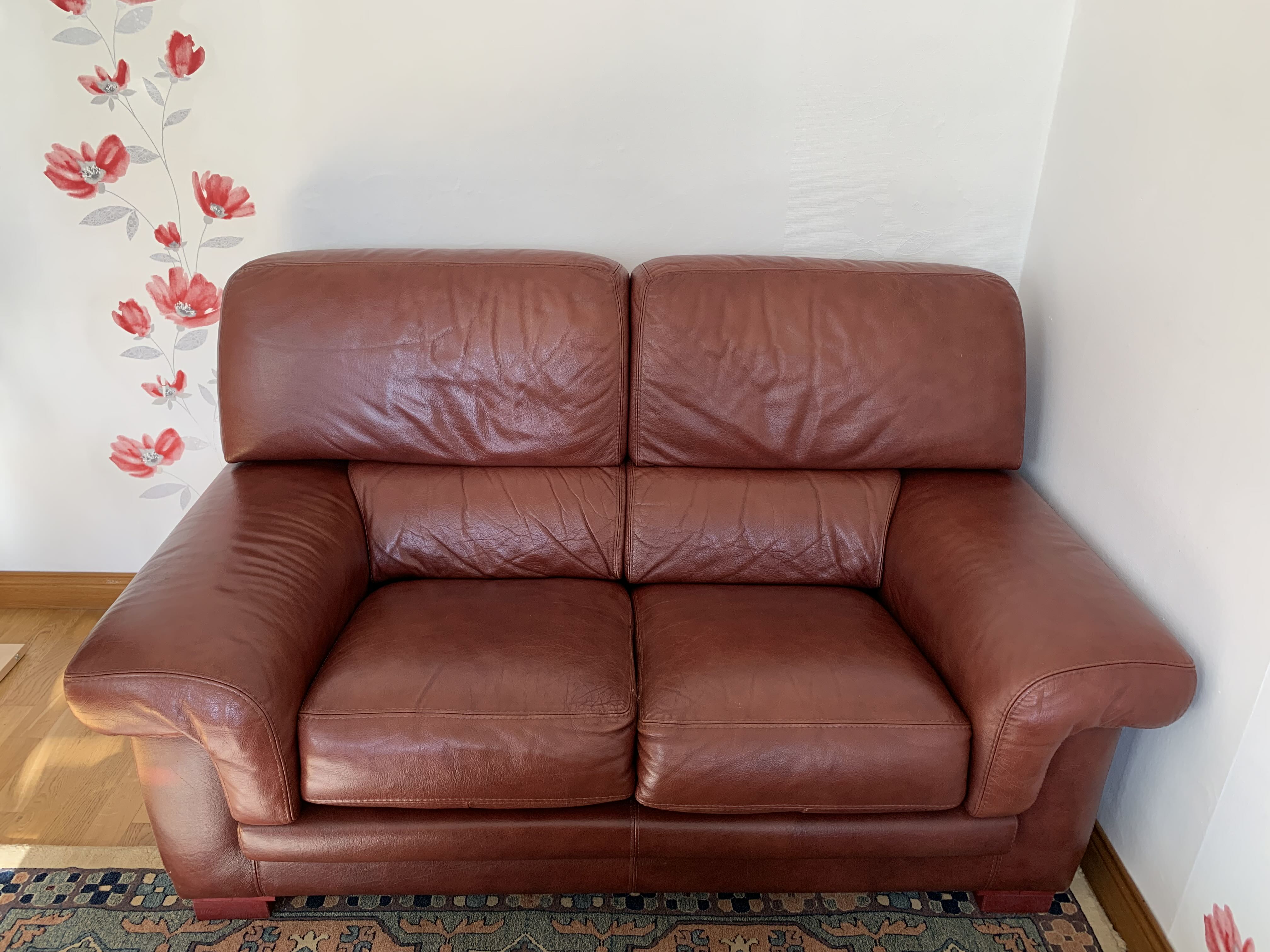 canap� deux places bordeaux en v�ritable cuir 125 Guebwiller (68)