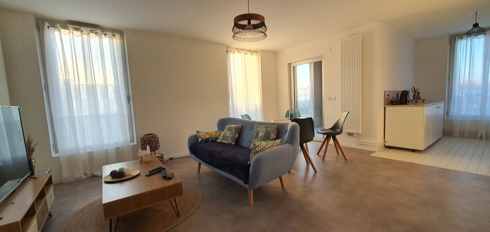 Canap� droit bleu 125 Bezons (95)