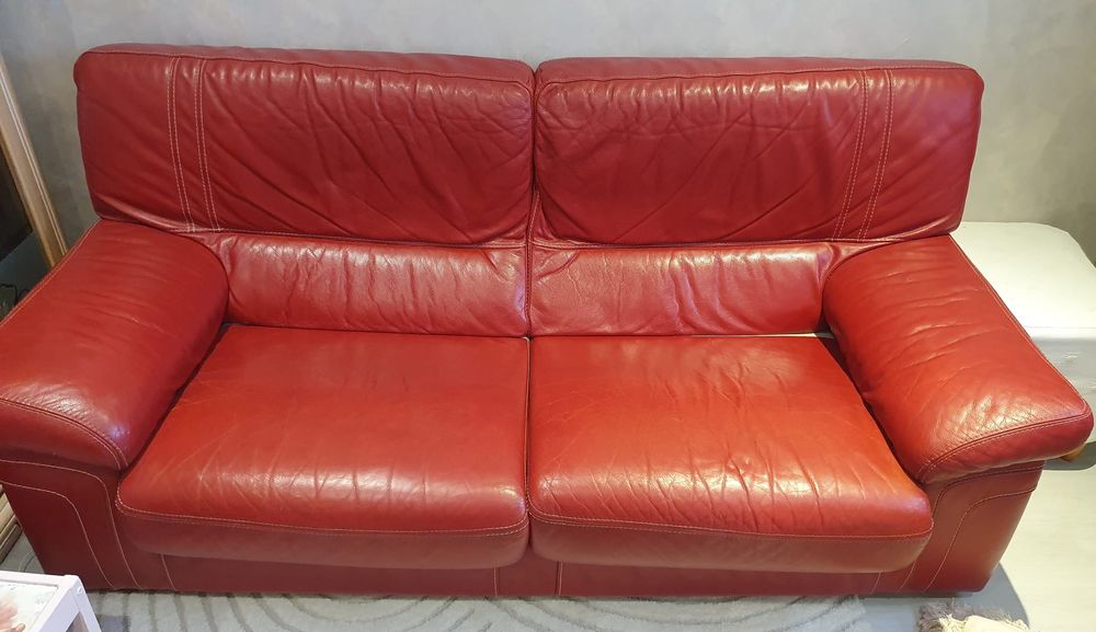 Canap� et fauteuil cuir rouge 150 Cran-Gevrier (74)
