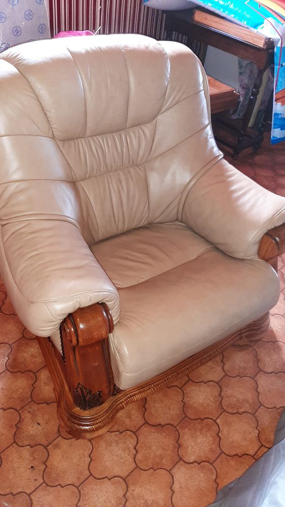 Canapé et fauteuils en cuir 0 Uchizy (71)