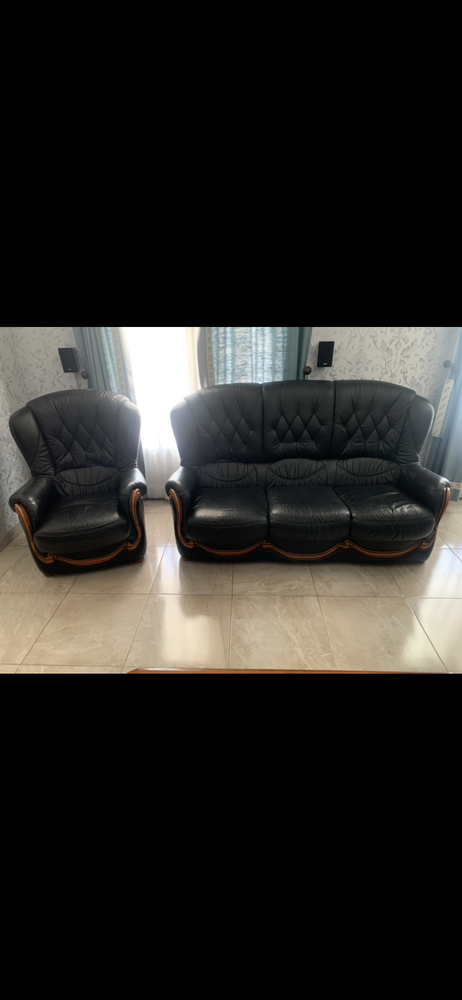 CANAPE + 2 FAUTEUILS - CUIR NOIR - MARQUE CHATEAU DAX 150 Bezouce (30)