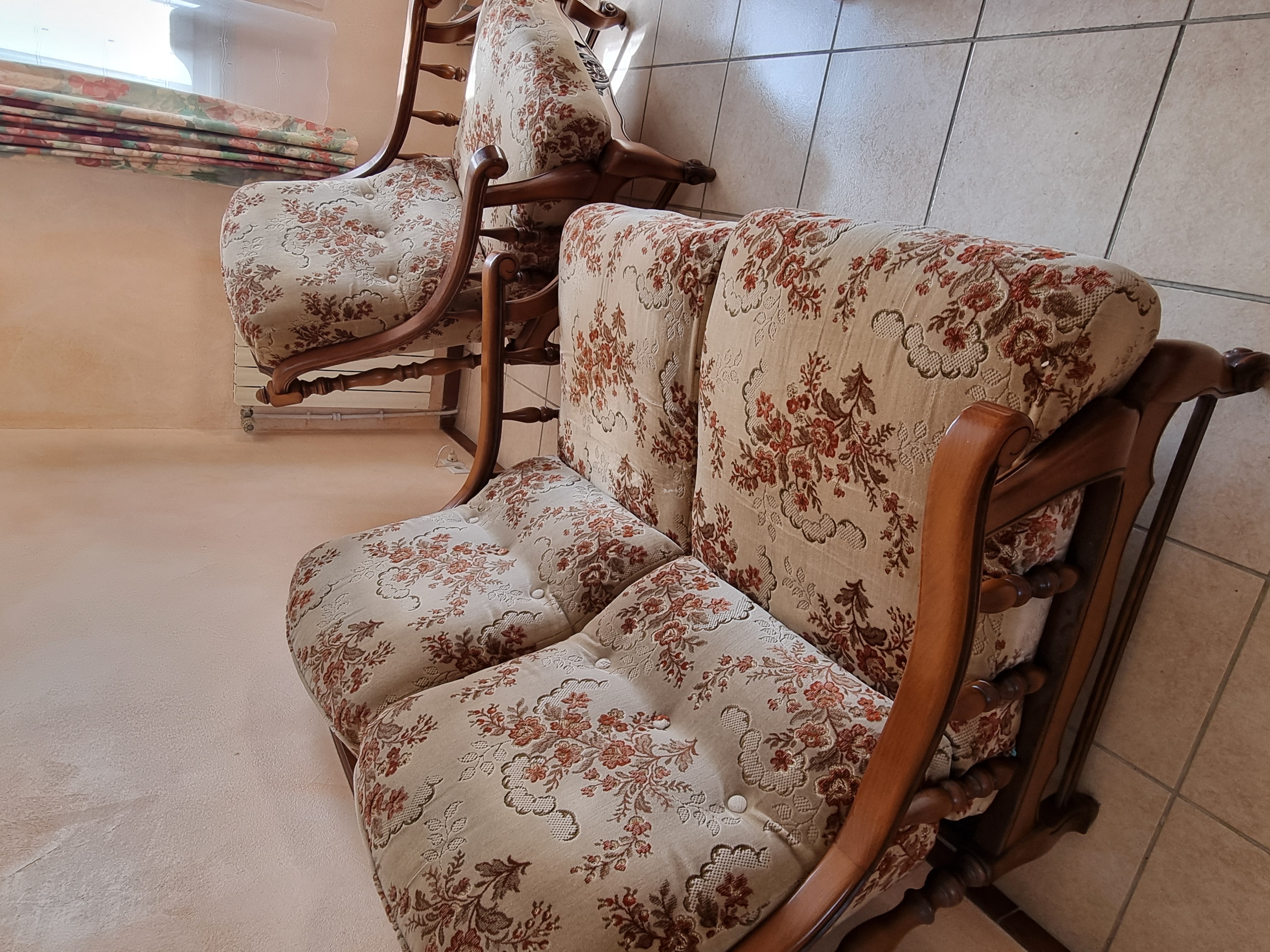 : Canap� et fauteuils en merisier
30 � 30 Veneux-les-Sablons (77)