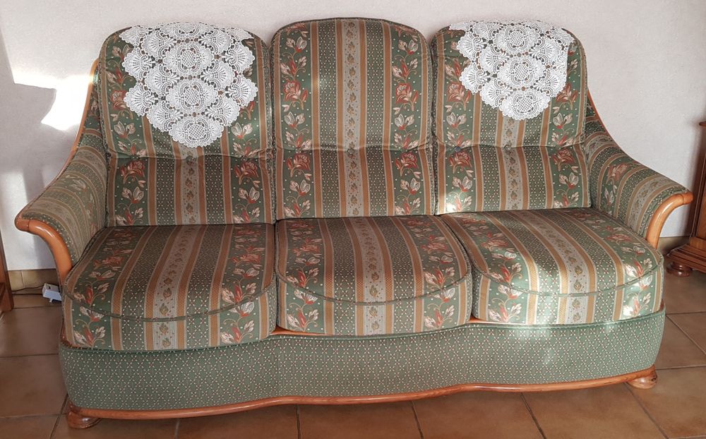 CANAPE ET SES 2 FAUTEUILS 100 Bouin (85)