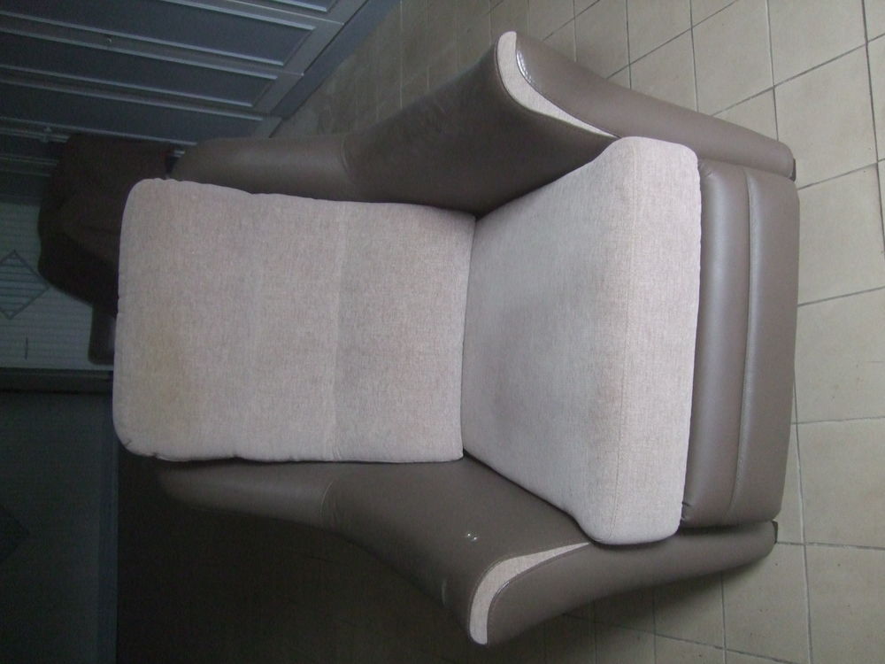 canap� fixe + fauteuil 450 Mirebeau (86)