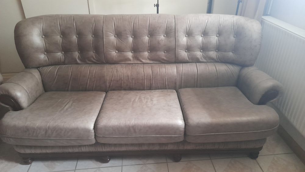 Canap� fixe et 2 fauteuils en cuir 100 La Chauss�e-Saint-Victor (41)