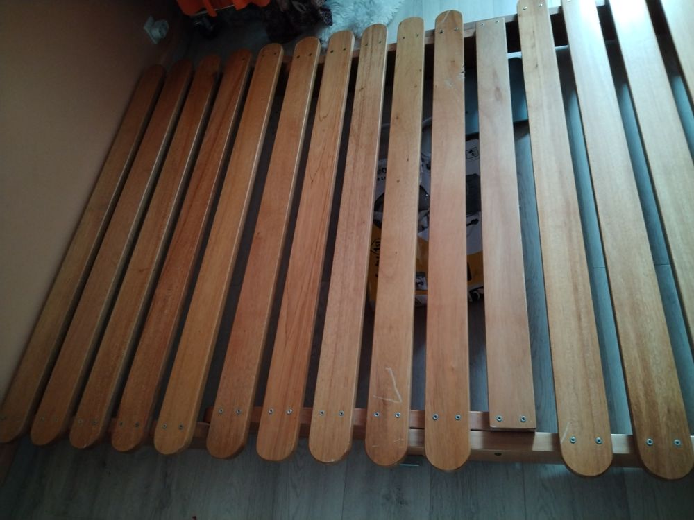 Canap� futon rouge 80 Noisiel (77)