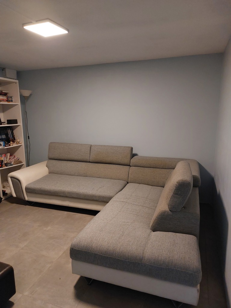 Canap� gris ?angle en 2 parties 600 Montfermeil (93)