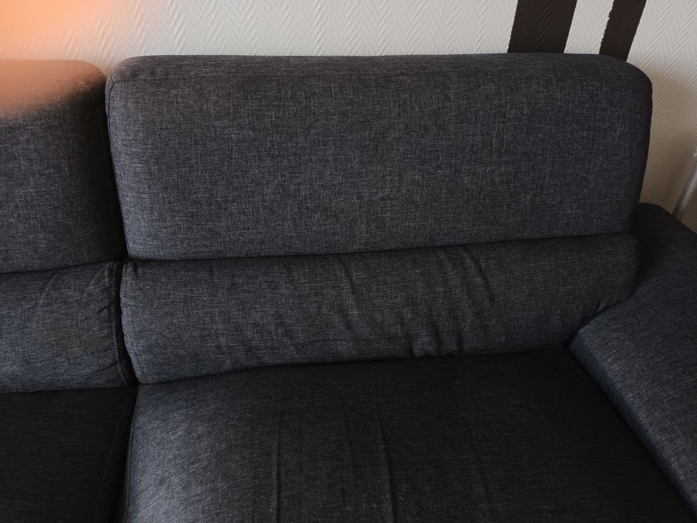 canap� gris avec un ressort cass� sur une assise 0 Beaune (21)