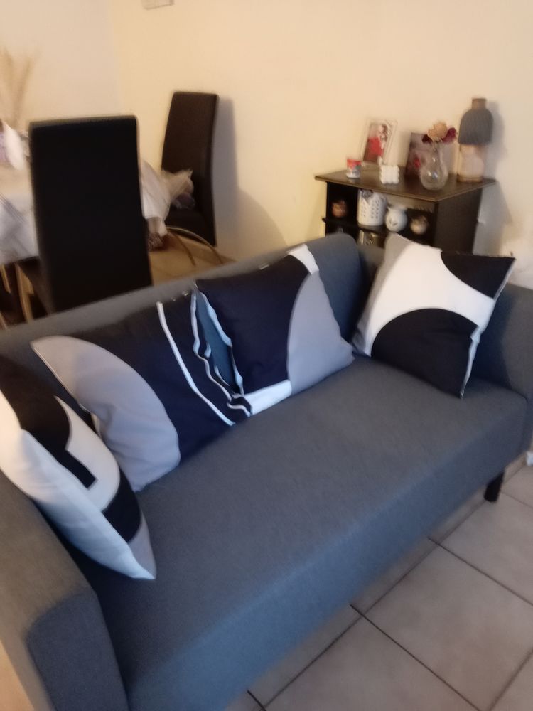 canap� gris neuf 50 Nemours (77)