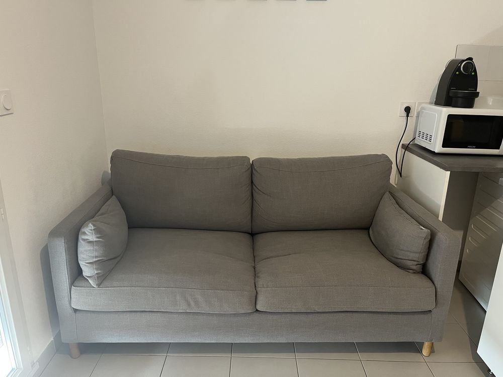 Canap� gris trois place convertible 650 Marseille 10 (13)