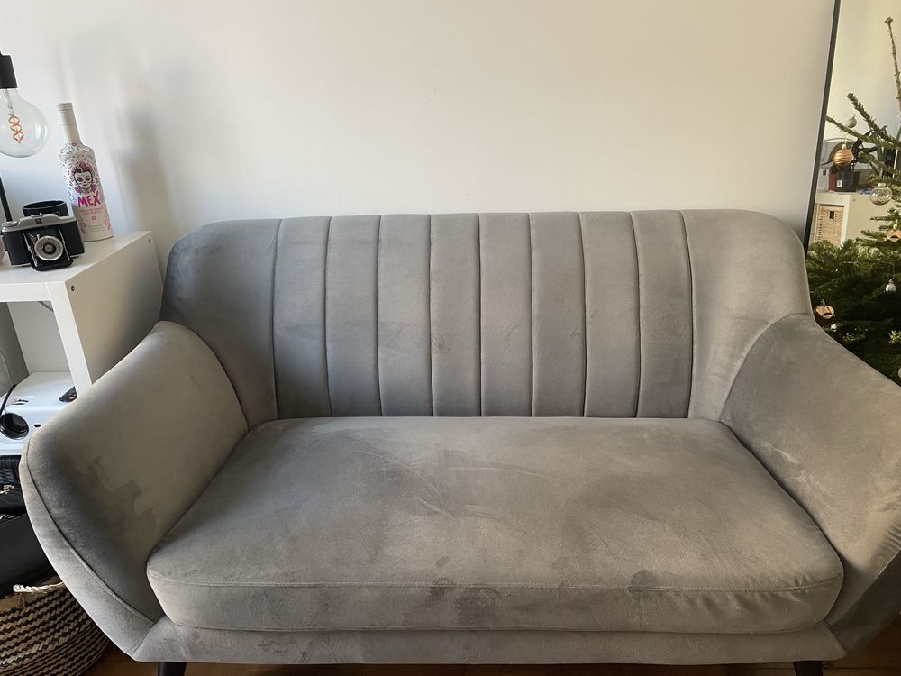 Canap� gris en velours 2 places 300 Clichy (92)