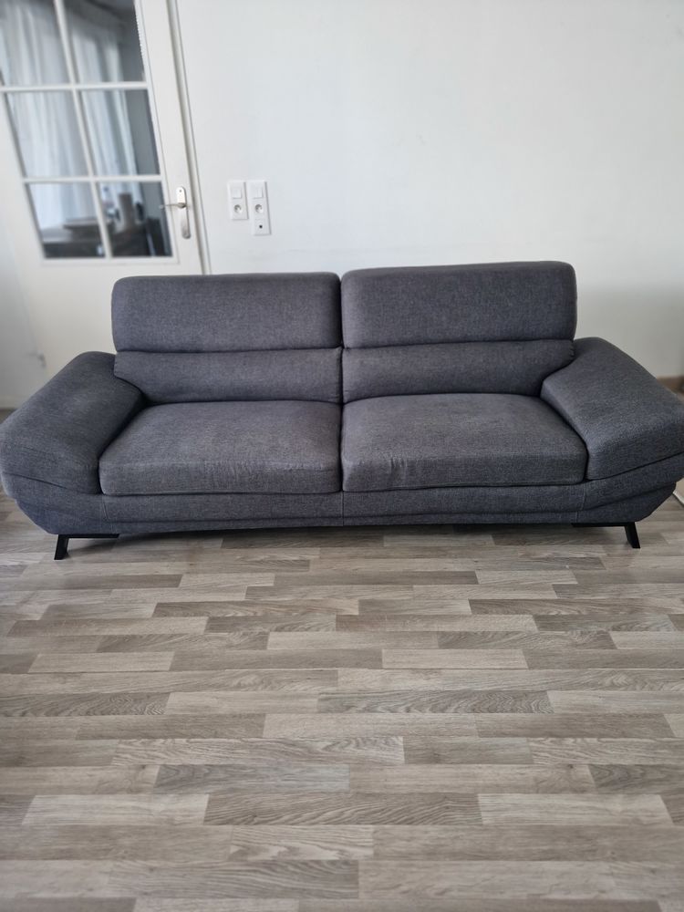 Canap� gris BUT 200 Aulnay-sous-Bois (93)