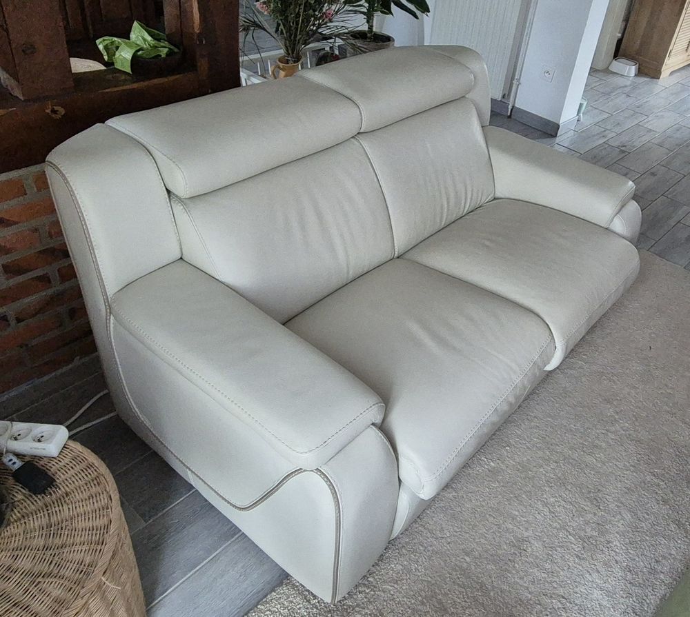 Canap�  L'h�ritage  2 places en cuir 500 Saint-Cyr-en-Val (45)