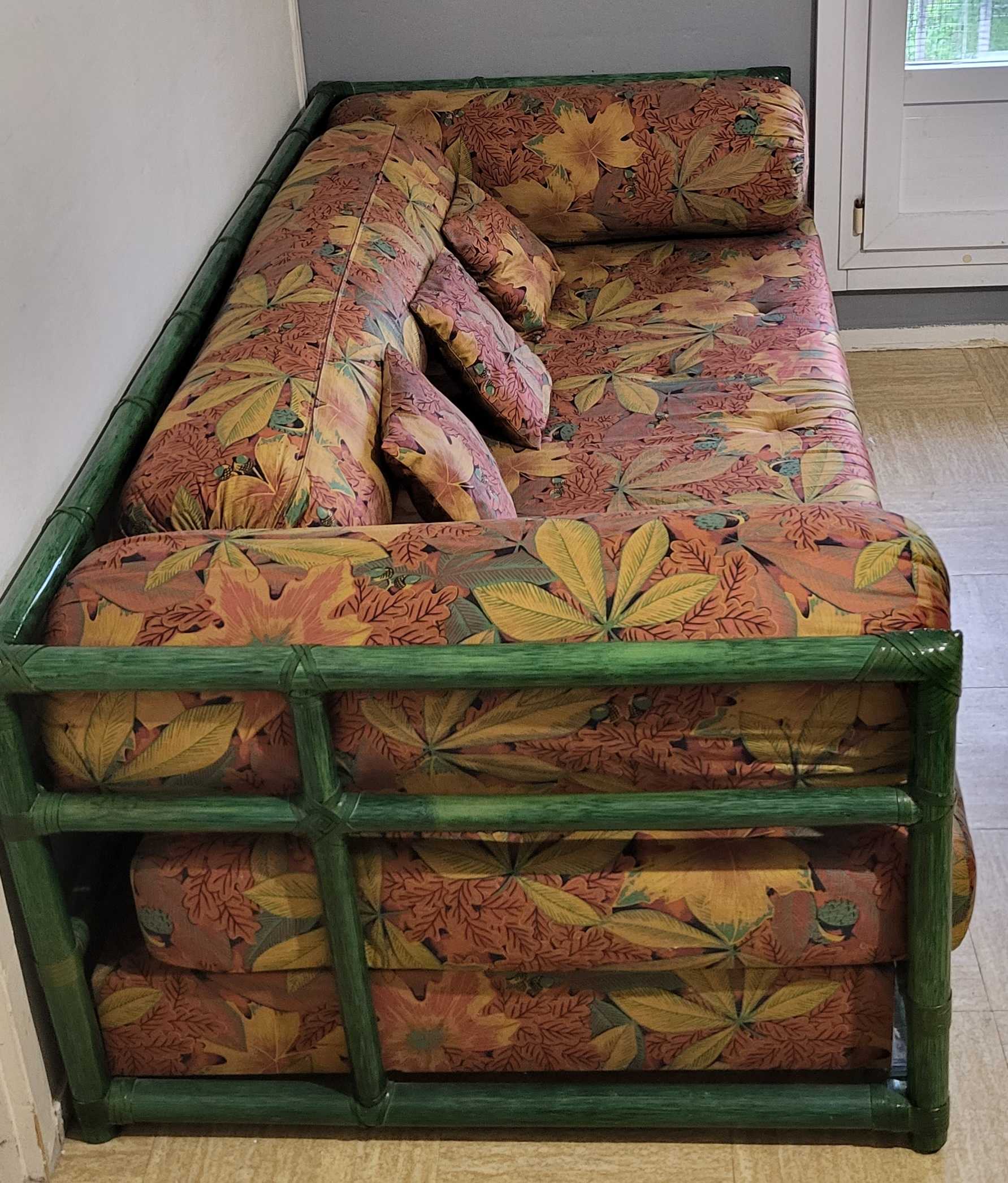 Canap� lit individuelle en bambou 750 Nantes (44)