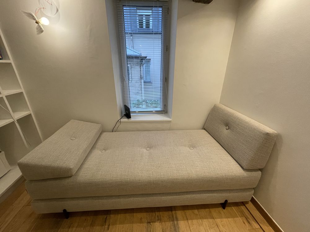 Canap� lit marque UNPOLISHED DESIGN jamais utilis�
200x84cm 800 Paris 6 (75)