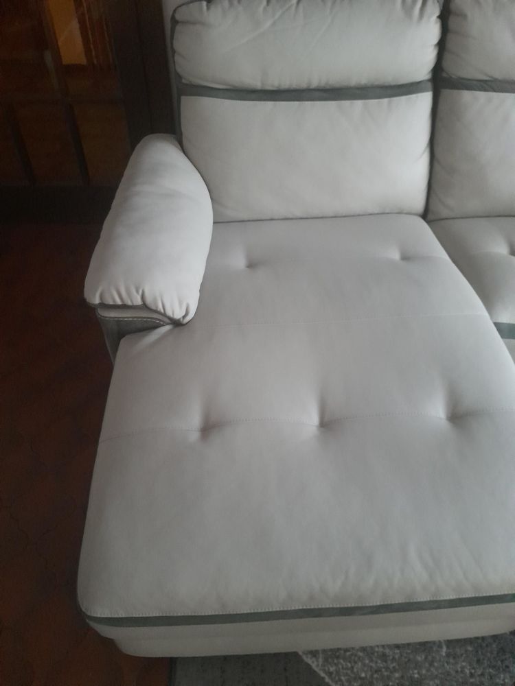 canap� marque WILLY AMG RLX M Gris clair. Angle gauche 550 Saulxures-sur-Moselotte (88)