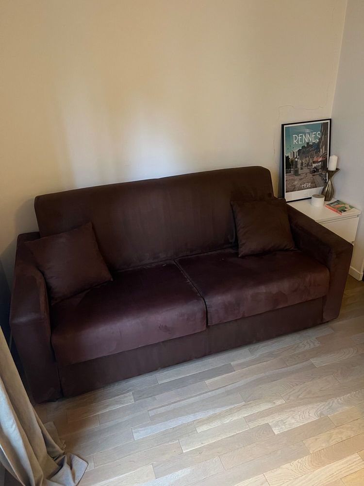 Canap�-lit marron fonc� en daim ? bon �tat avec rangement 120 Paris 11 (75)