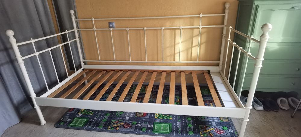 Lit canap� en m�tal  blanc 80 Cernay (68)