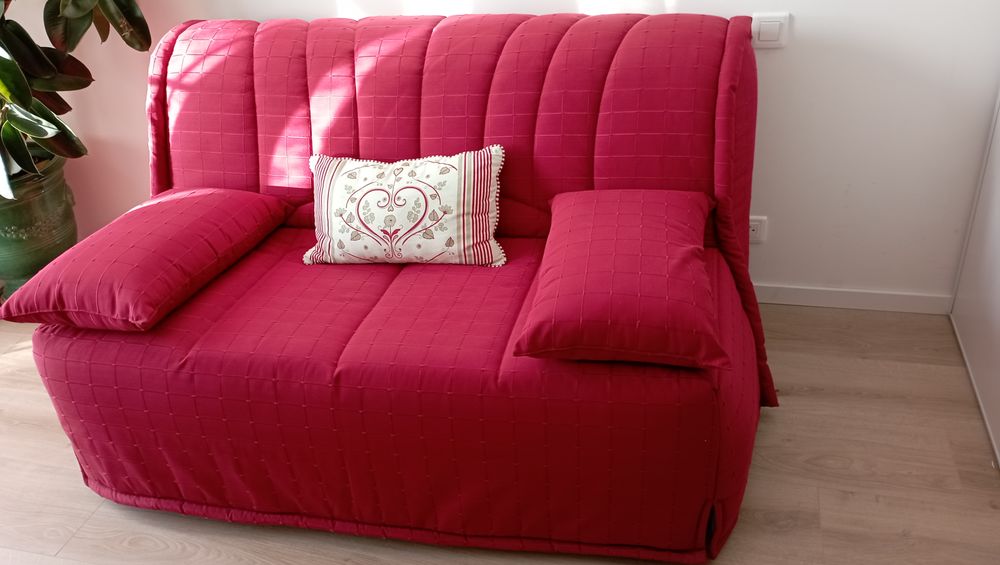 Canap� lit neuf 140x190 avec matelas jamais servi 250 Saint-Mamert-du-Gard (30)