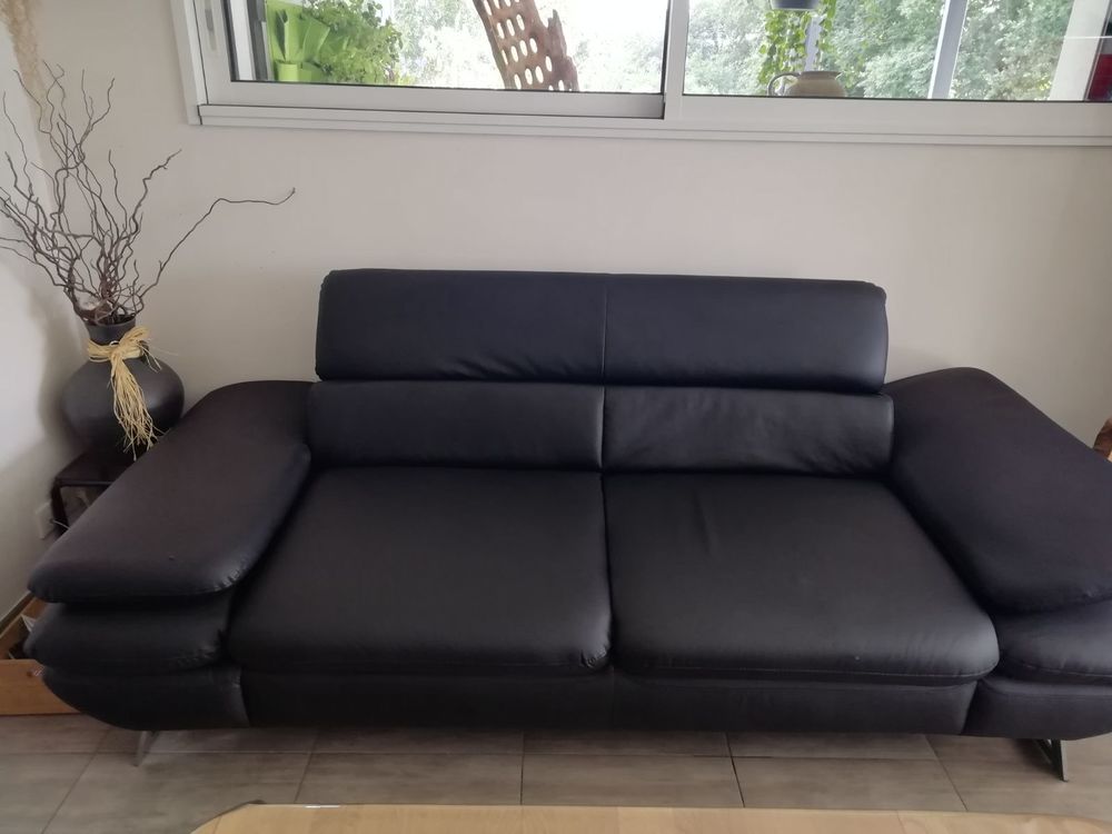 CANAPE NOIR SIMILI
280 Saint-Gonnery (56)