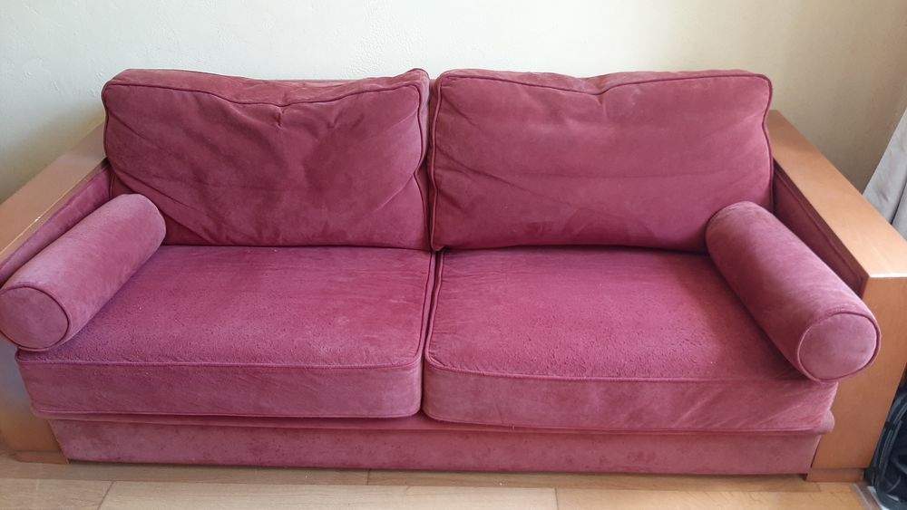 Canap� nubuck rouge, accoudoirs merisier, � venir chercher 0 Gazeran (78)