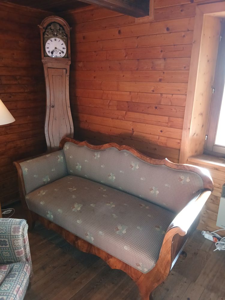 canap�  3 places  ancien d'origine savoyarde 250 Vallorcine (74)