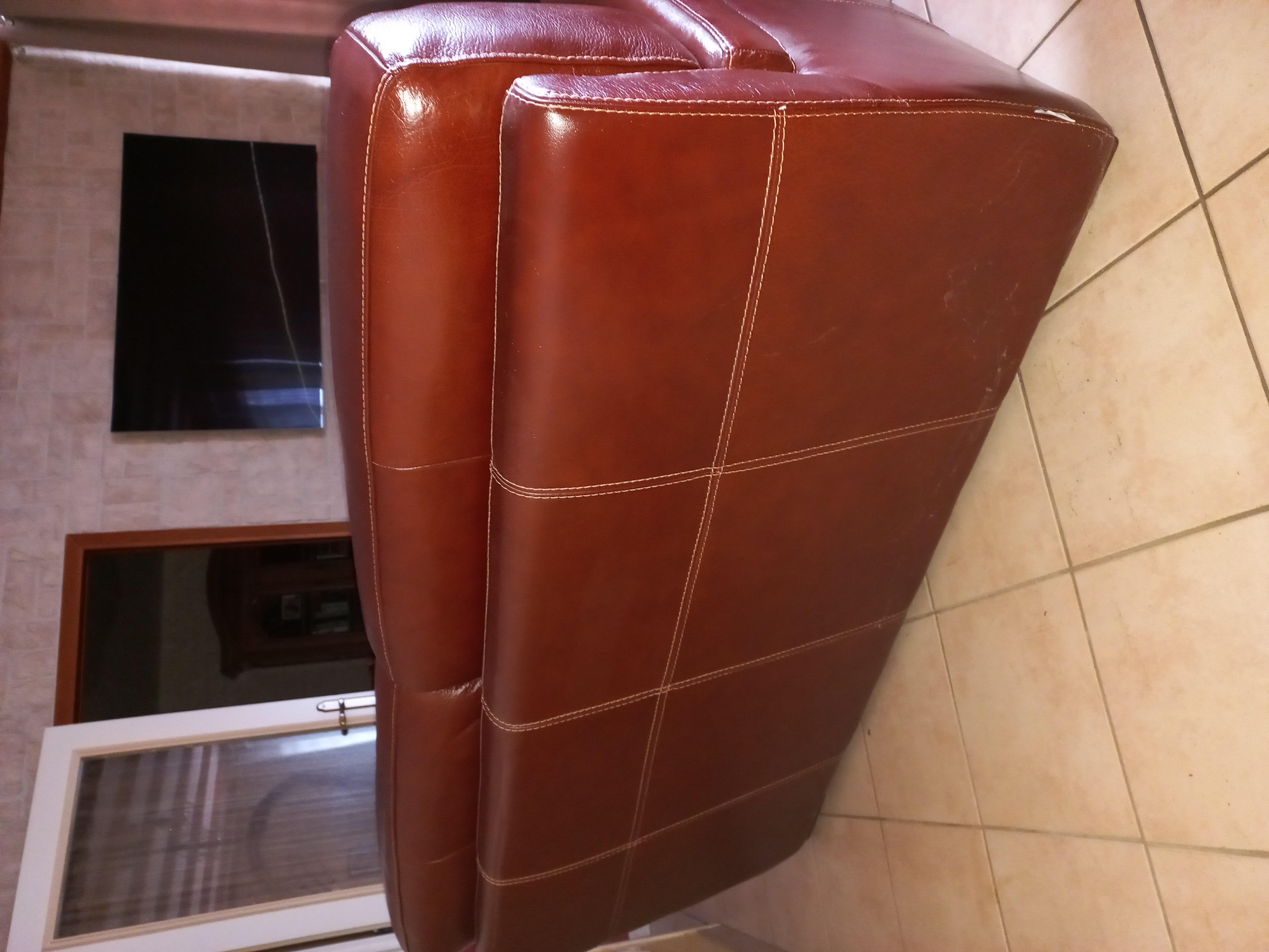 Canap� 3 places, canap� 2 places, fauteuil cuir bordeaux 800 Laon (02)