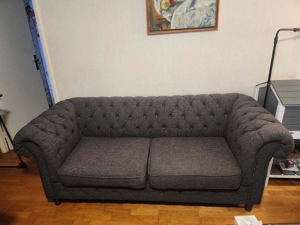canap�+3+places+capitonn�+gris+fonc� 150 Toulouse (31)