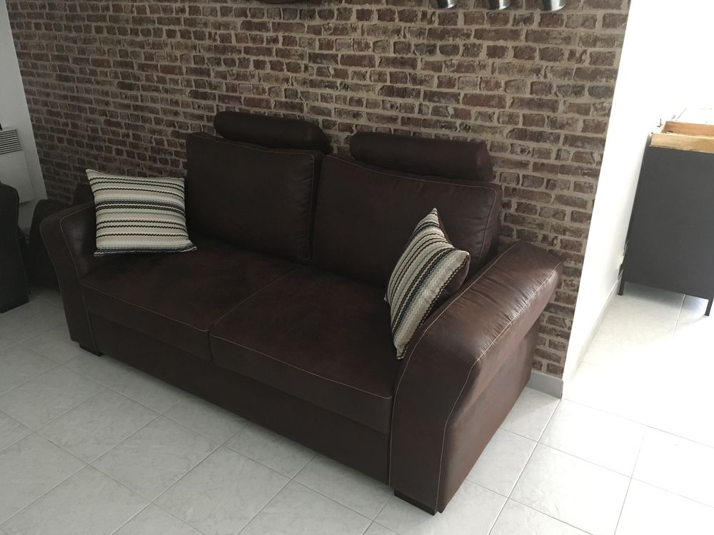 Canap� 3 places comme neuf. 200 Nice (06)