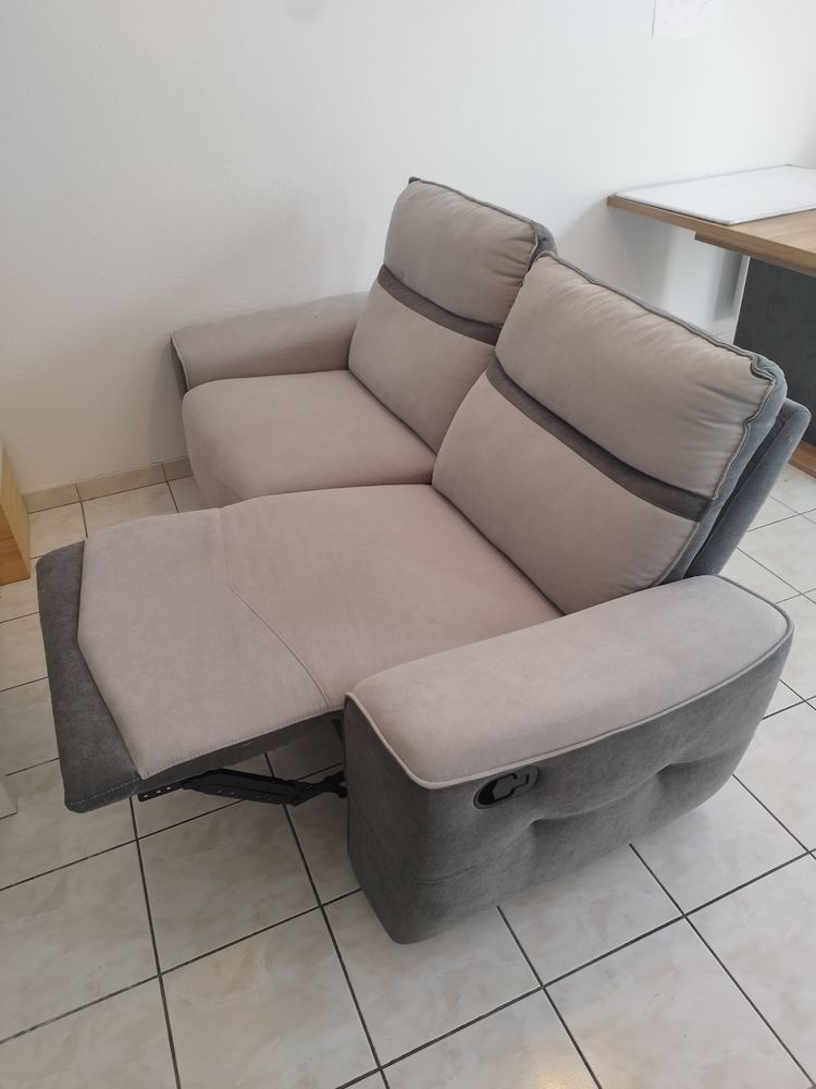 Canap� 2/3 places confort fonction relaxation manuelle 300 Montpellier (34)