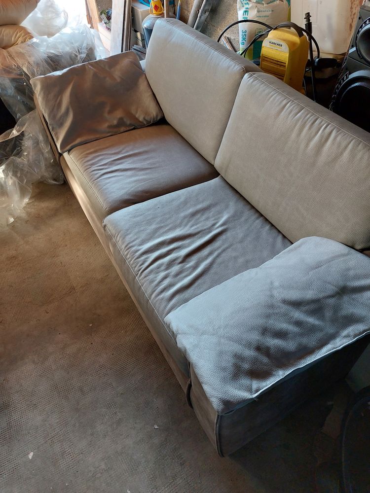 Canap� 3 places convertible 200 Sorgues (84)