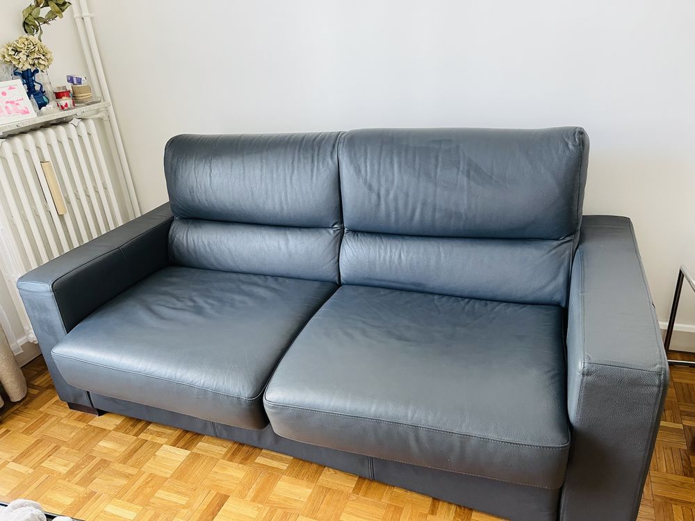 Canap� 3 places convertible cuir gris 280 Paris 11 (75)