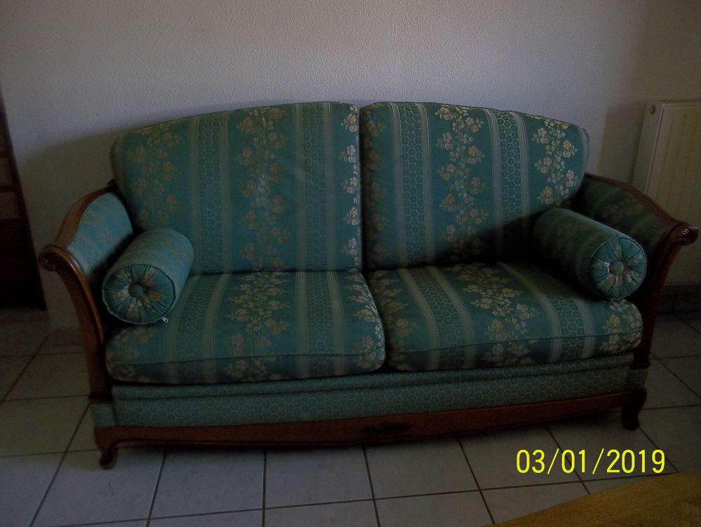 je un canap� 3 places non convertible ex�lant �tat 260 Annonay (07)