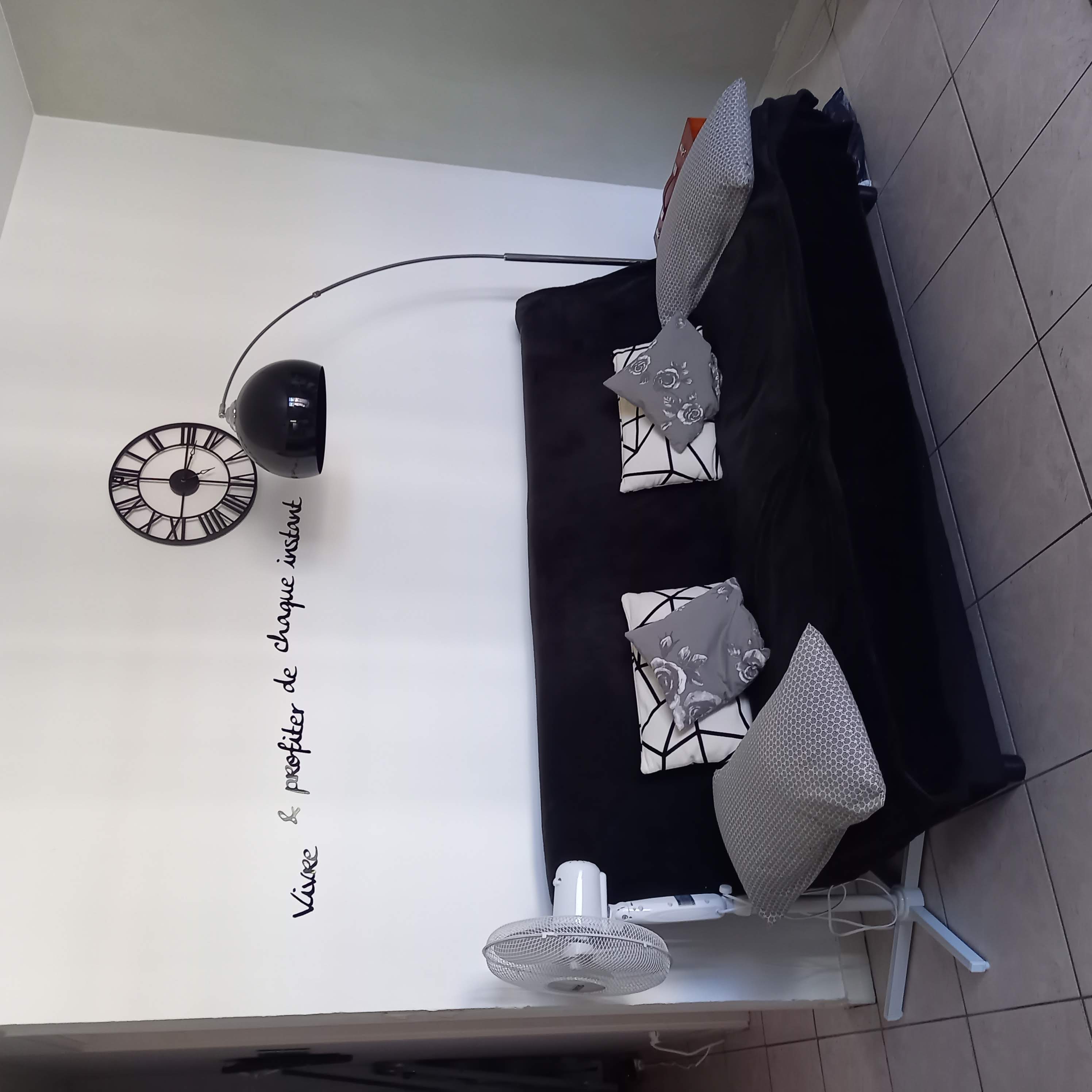 Canap� 3 places convertible, b 150 �pernay (51)