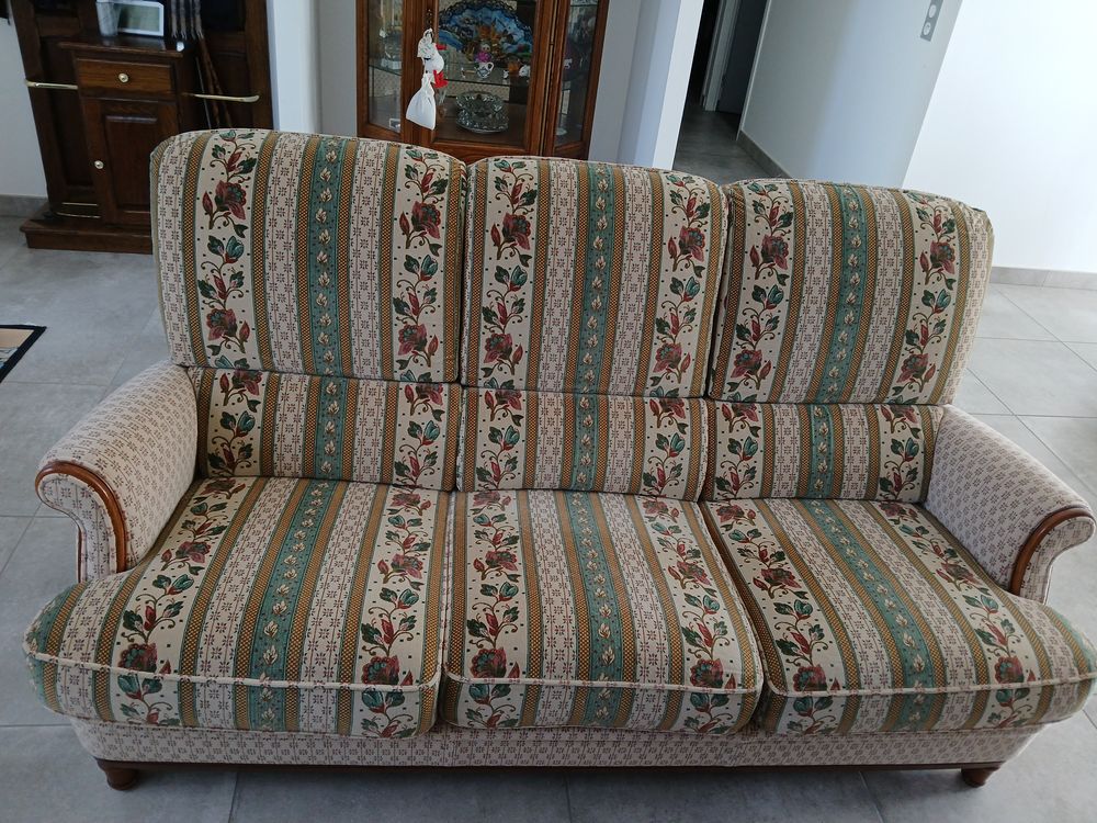 Canap� 3 places convertible. 0 Avoine (37)