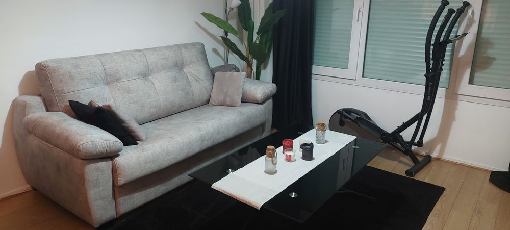 Canap� 3 places Convertible 695 La Plaine St Denis (93)